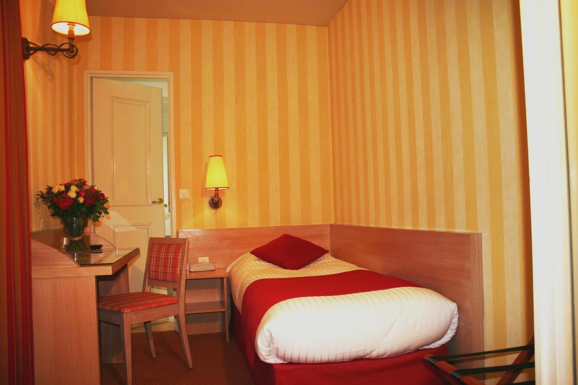 Hotel Delambre Париж Екстериор снимка
